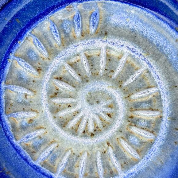 Scott Martin Signed Stoneware Pottery Plate Spiral Nautilus blue/purple 10”‎ - Picture 6 of 10
